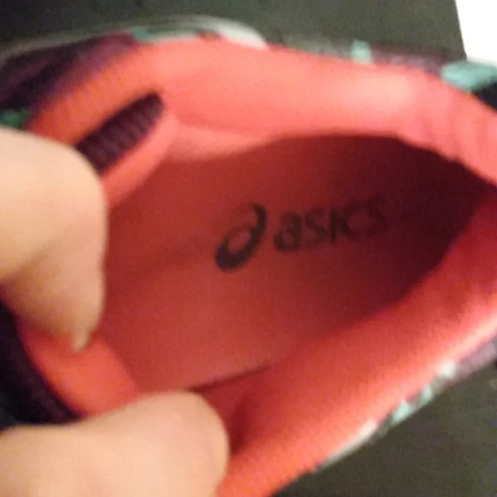 Bright Colorful Running Shoes - Picture 3 of 7
